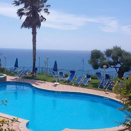 Nettuno Hotel Palace ベルヴェデーレ・マリッティモ エクステリア 写真