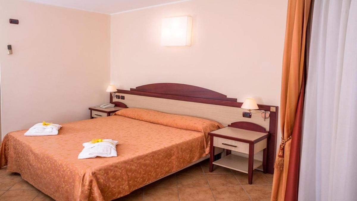 Nettuno Hotel Palace ベルヴェデーレ・マリッティモ エクステリア 写真