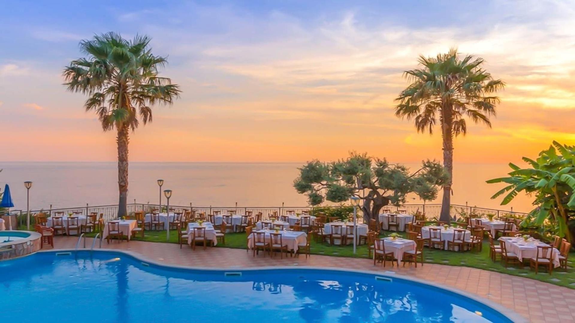 Nettuno Hotel Palace ベルヴェデーレ・マリッティモ エクステリア 写真
