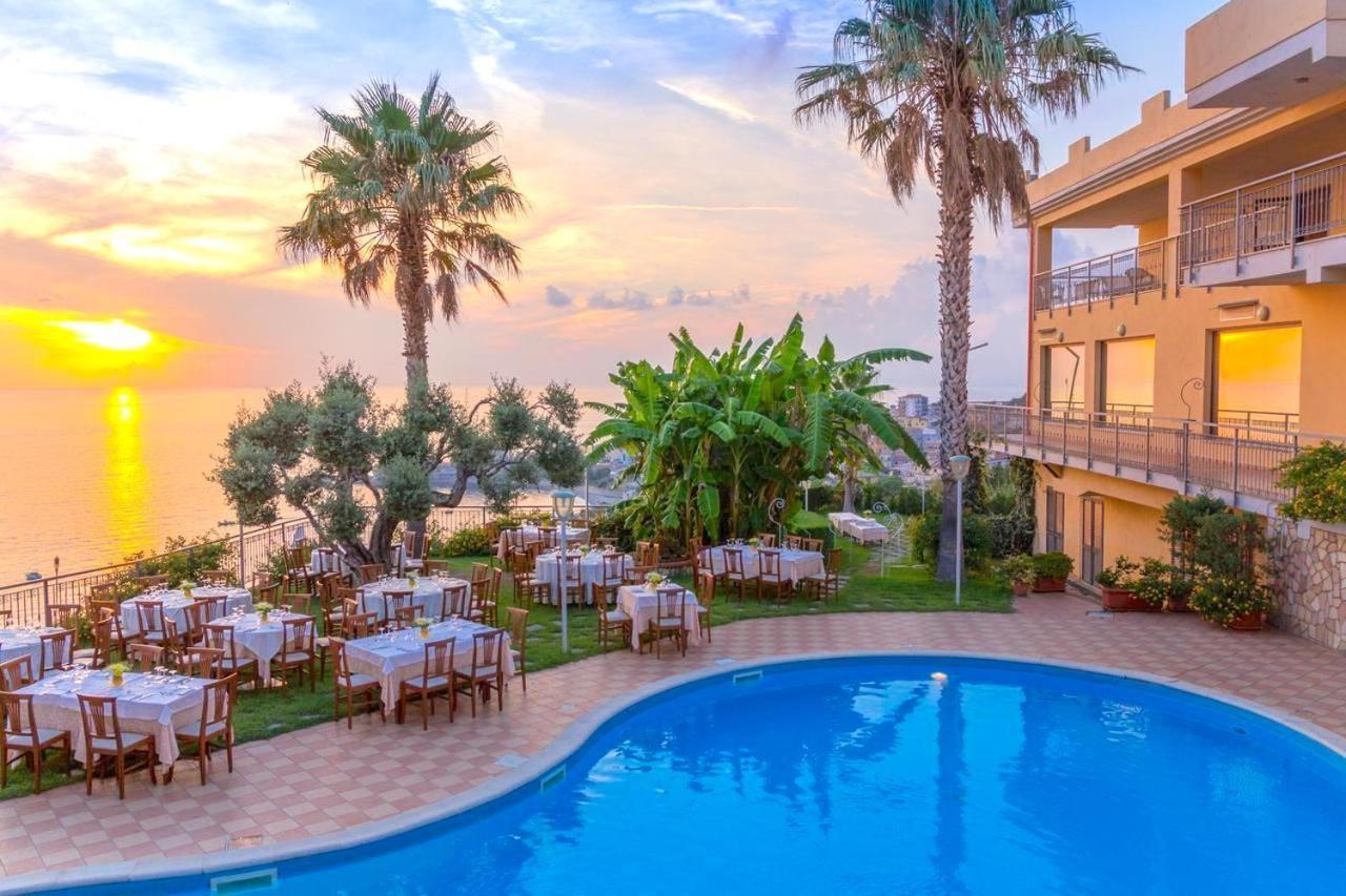 Nettuno Hotel Palace ベルヴェデーレ・マリッティモ エクステリア 写真
