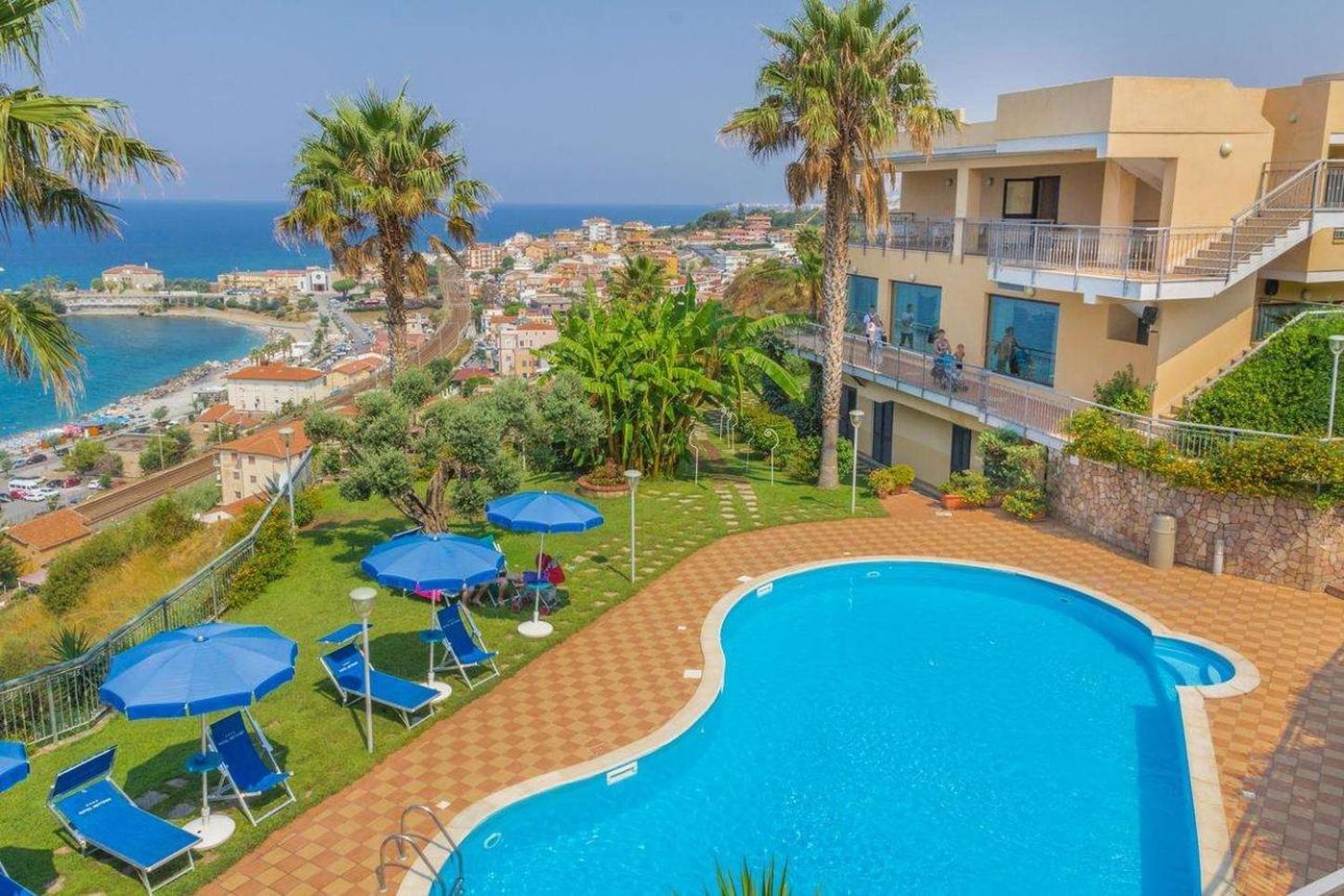Nettuno Hotel Palace ベルヴェデーレ・マリッティモ エクステリア 写真