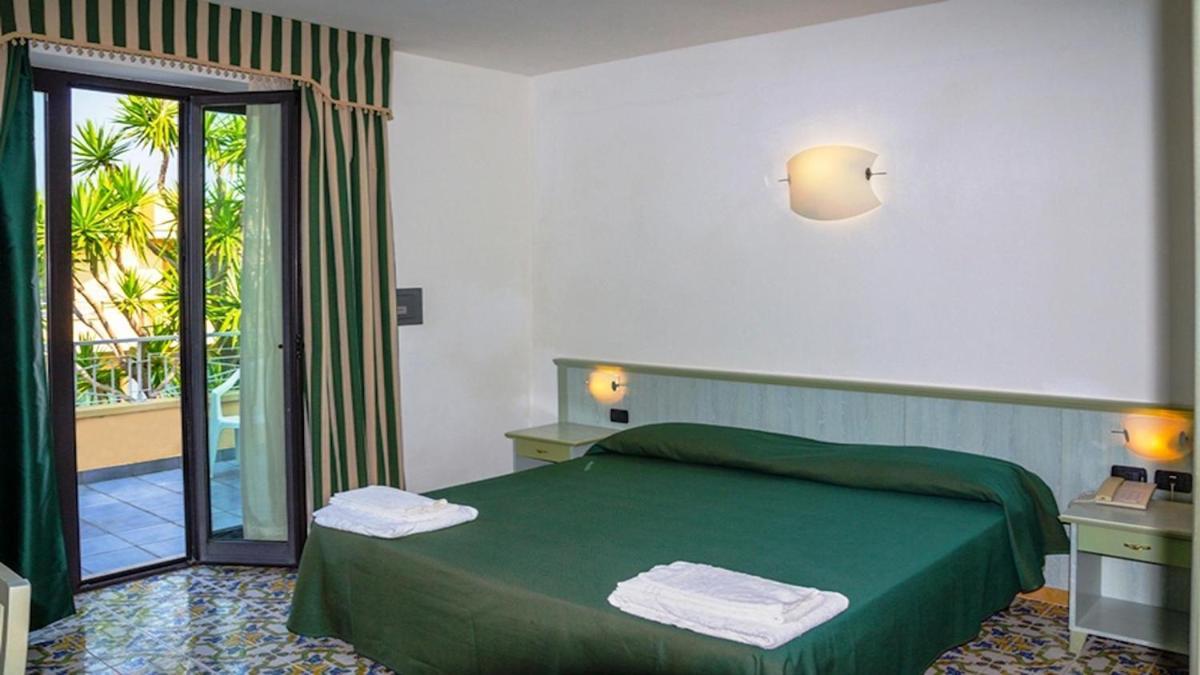 Nettuno Hotel Palace ベルヴェデーレ・マリッティモ エクステリア 写真