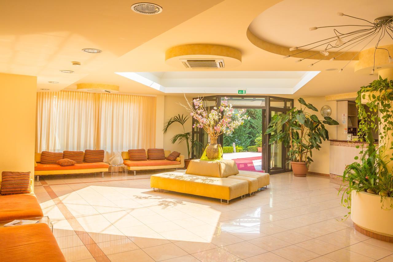 Nettuno Hotel Palace ベルヴェデーレ・マリッティモ エクステリア 写真