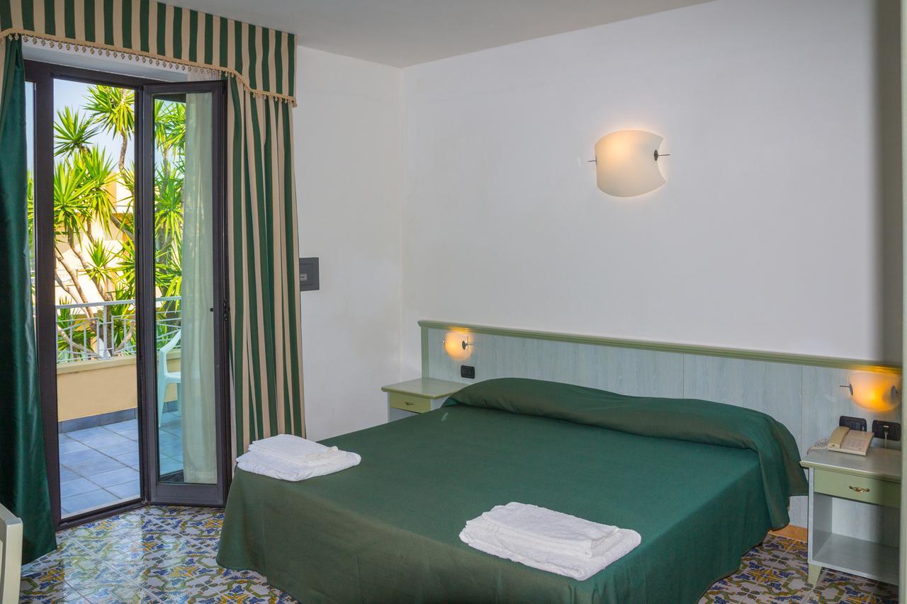 Nettuno Hotel Palace ベルヴェデーレ・マリッティモ エクステリア 写真