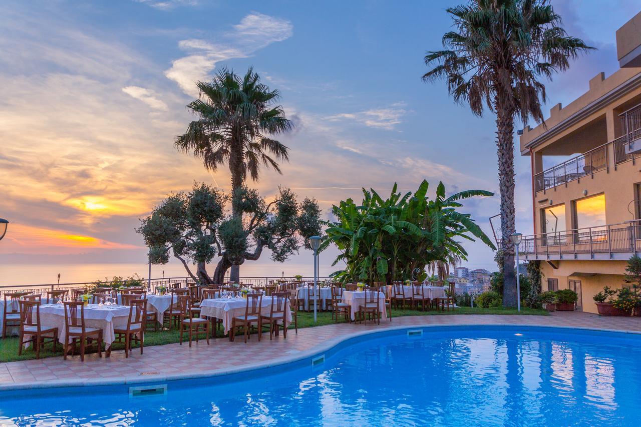 Nettuno Hotel Palace ベルヴェデーレ・マリッティモ エクステリア 写真