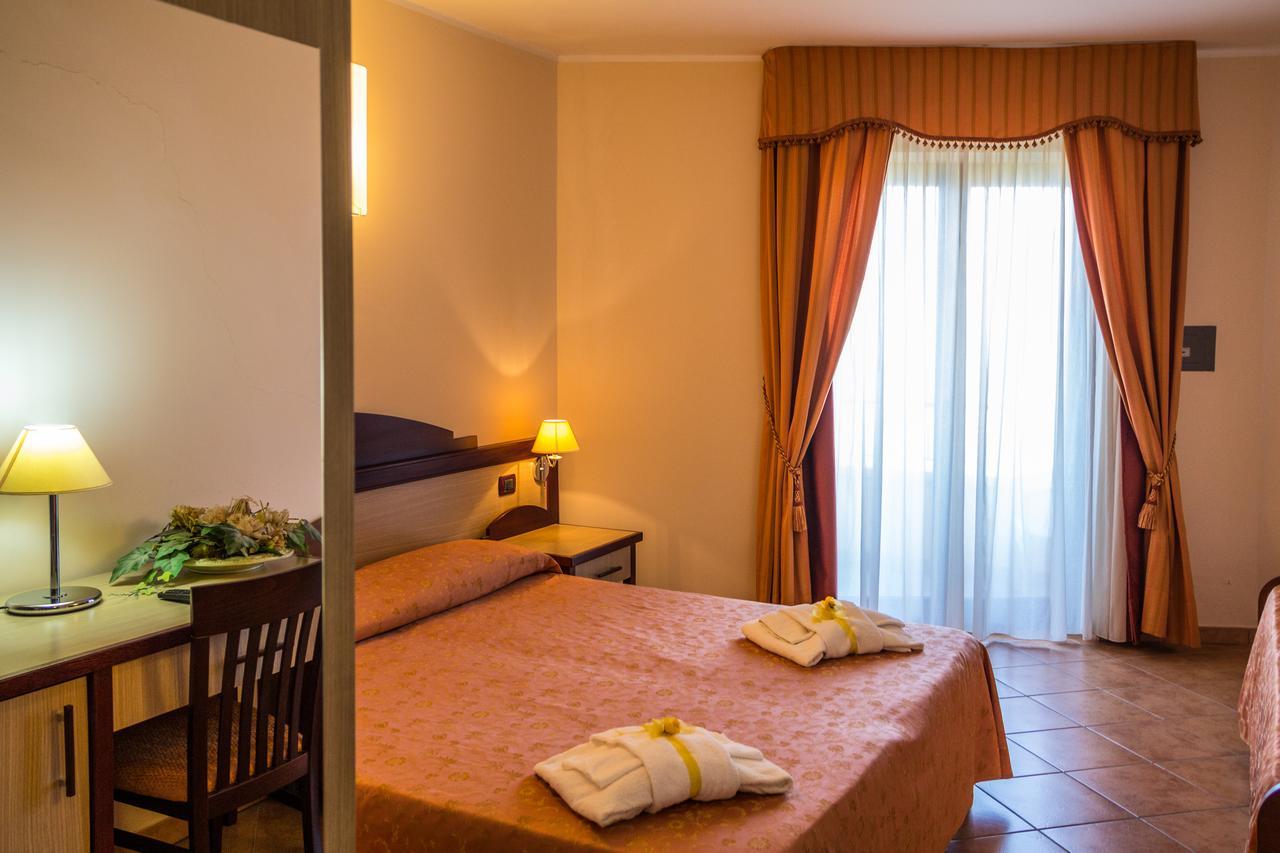 Nettuno Hotel Palace ベルヴェデーレ・マリッティモ エクステリア 写真