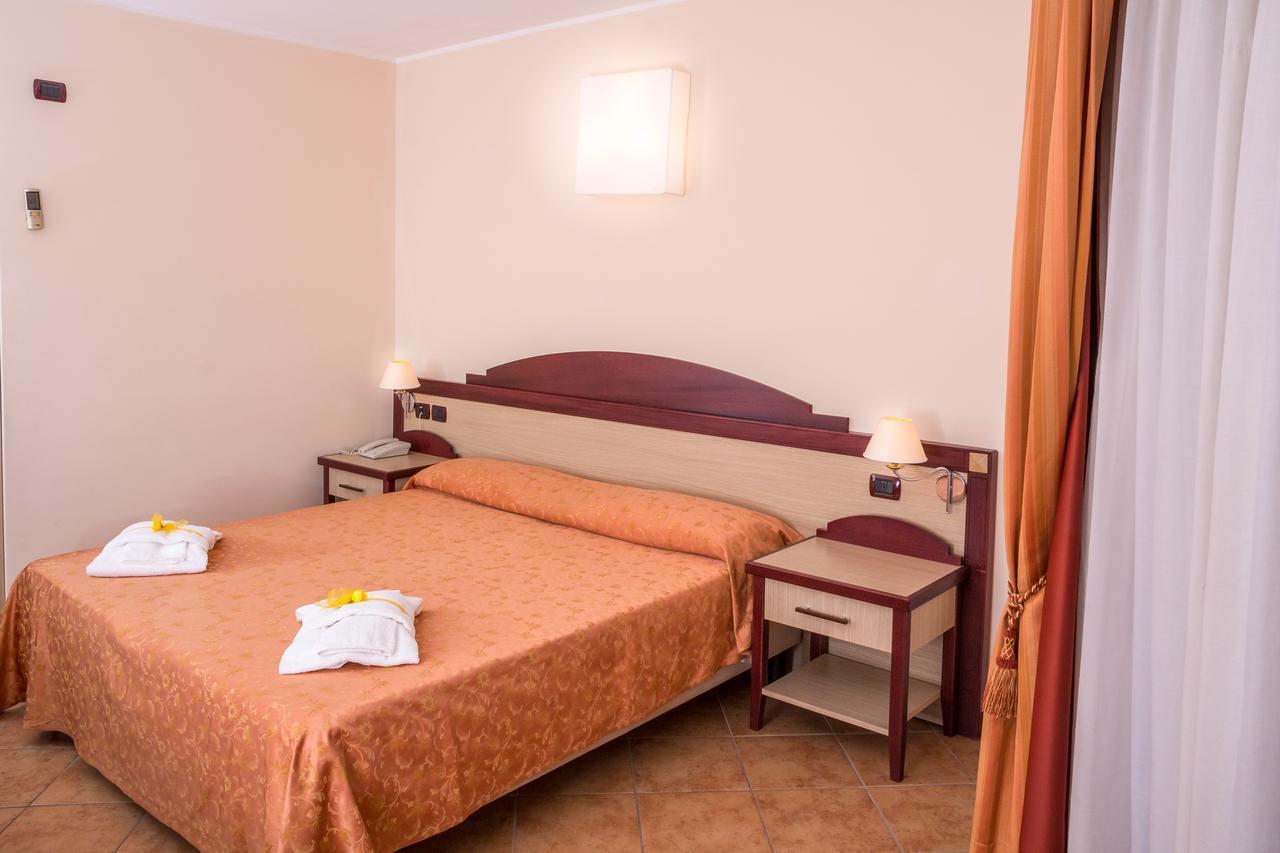 Nettuno Hotel Palace ベルヴェデーレ・マリッティモ エクステリア 写真