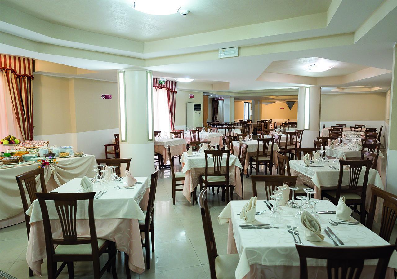 Nettuno Hotel Palace ベルヴェデーレ・マリッティモ エクステリア 写真