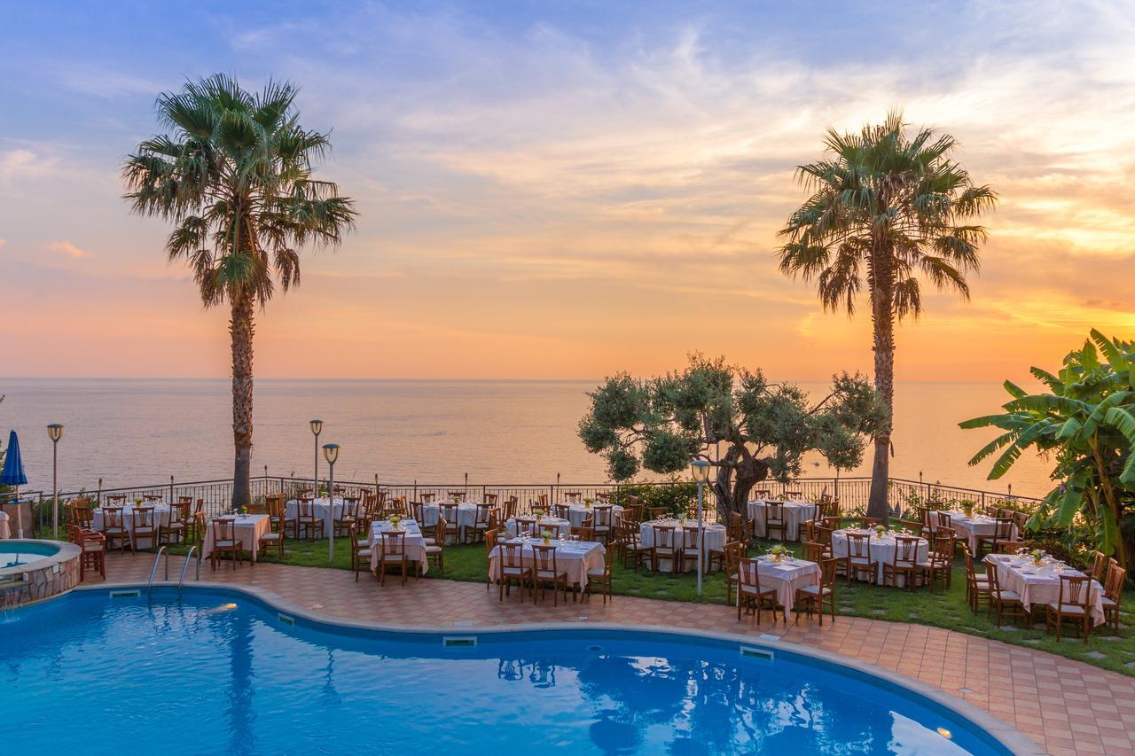 Nettuno Hotel Palace ベルヴェデーレ・マリッティモ エクステリア 写真